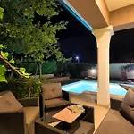 Aldo With Private Pool By Wiibuk 别墅 沃德年