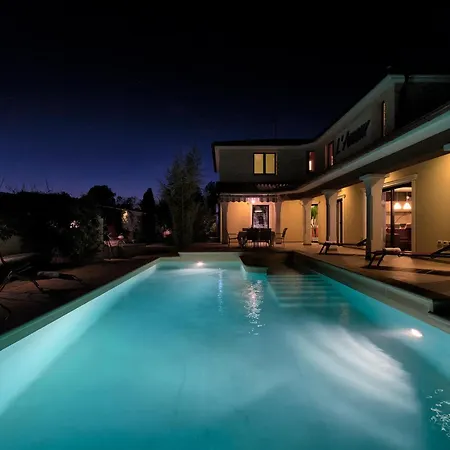 Aldo With Private Pool By Wiibuk Vila Vodnjan