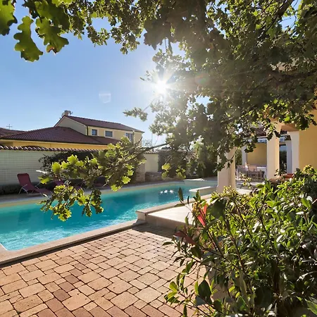 Villa Aldo With Private Pool By Wiibuk Vodnjan