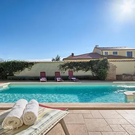 Aldo With Private Pool By Wiibuk Vila Vodnjan