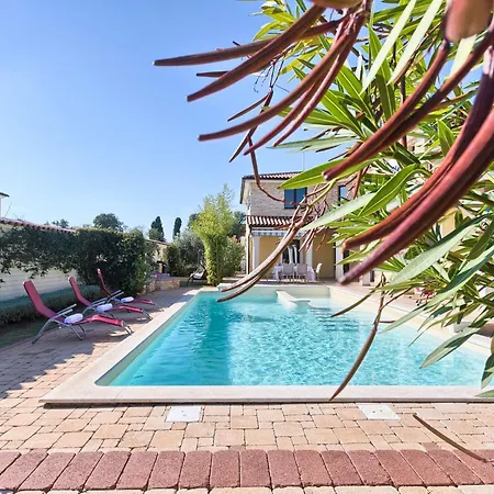 Vila Aldo With Private Pool By Wiibuk *