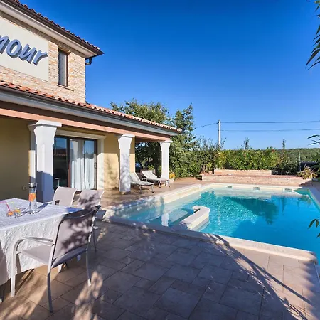 Aldo With Private Pool By Wiibuk Vodnjan