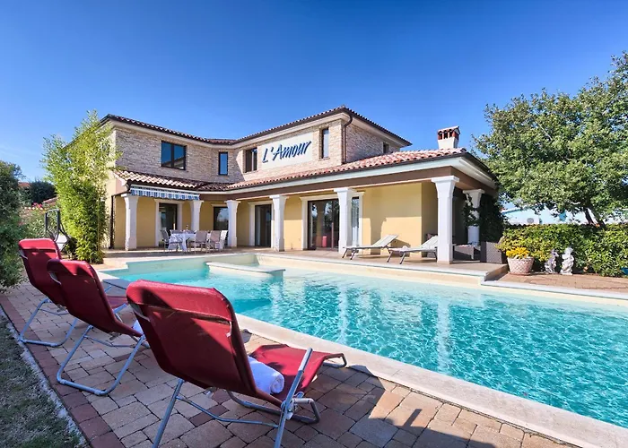 Aldo With Private Pool By Wiibuk Vila