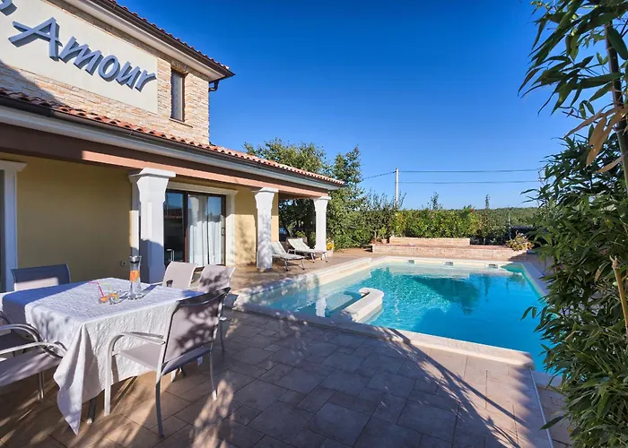 Aldo With Private Pool By Wiibuk Vodnjan