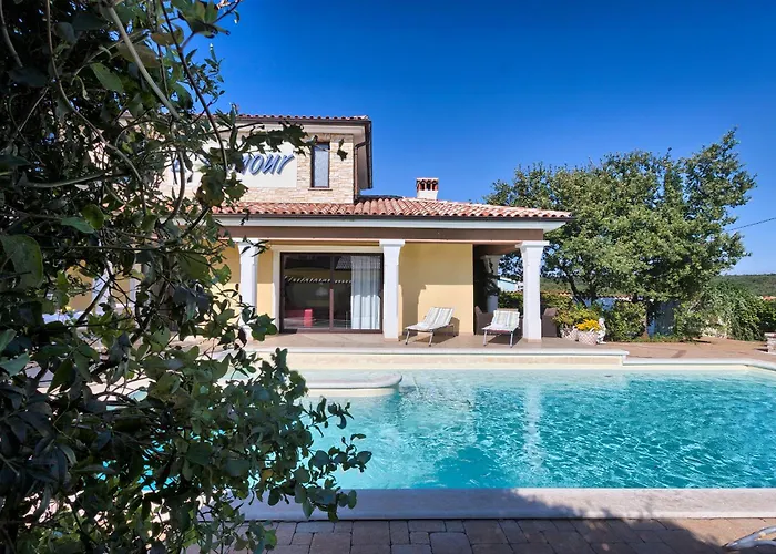 Vila Aldo With Private Pool By Wiibuk *